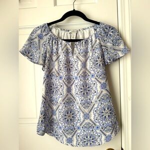 White House Black Market. Blue and White Patterned Women's Top short sleeve